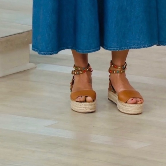 *SOLD* Marc Fisher Women’s Studded Espadrilles - Picture 2 of 12